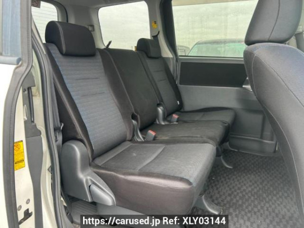 Used 2009 AT toyota voxy ZRR70W Image[15]