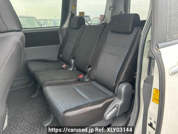 Used 2009 AT toyota voxy ZRR70W Image[16]