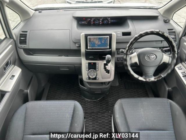 Used 2009 AT toyota voxy ZRR70W Image[19]