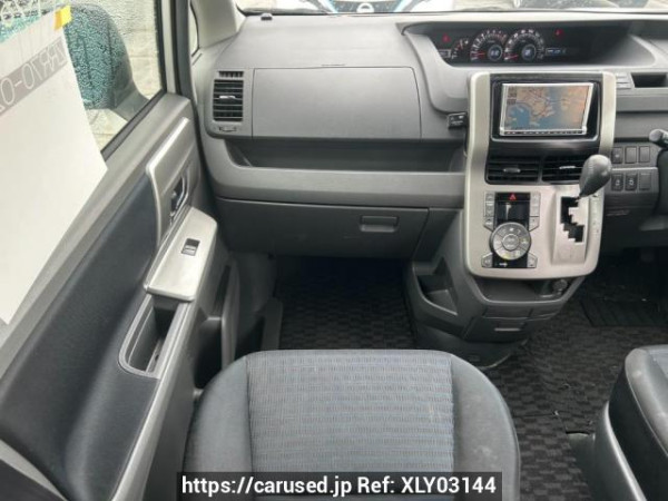 Used 2009 AT toyota voxy ZRR70W Image[20]