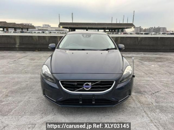 Used 2014 AT volvo v40 MB4164T Image[1]