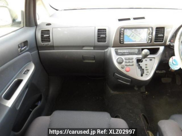Used 2004 AT toyota wish ZNE10G Image[15]