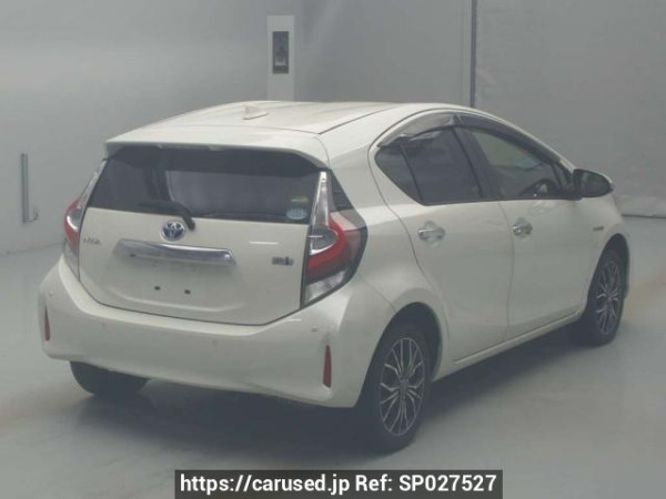 Used 2018 AT toyota aqua NHP10 Image[1]