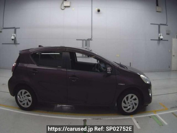 Used 2015 AT toyota aqua NHP10 Image[2]