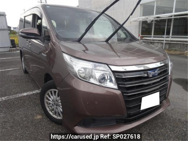 Used 2014 AT toyota noah ZWR80G Image[0]