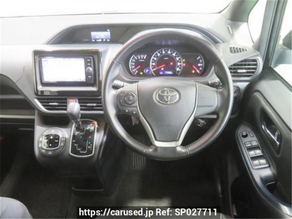 Used 2017 AT toyota noah ZRR80G Image[2]