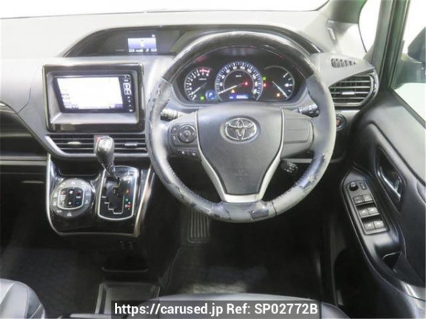 Used 2016 AT toyota esquire ZRR80G Image[2]