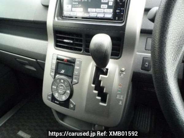 Used 2009 AT toyota noah ZRR70G Image[23]