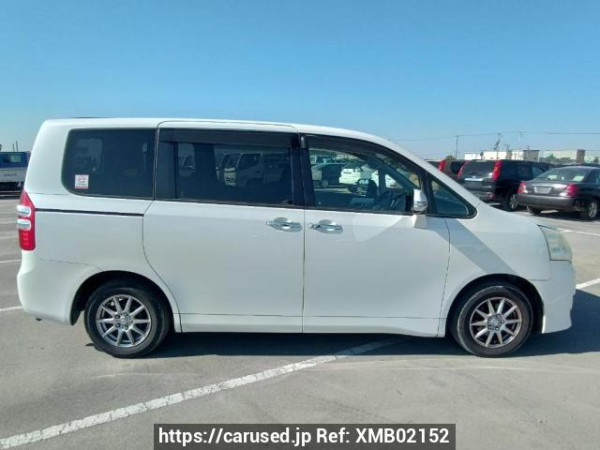 Used 2011 AT toyota noah ZRR70G Image[7]