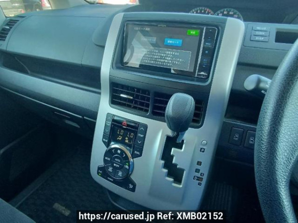 Used 2011 AT toyota noah ZRR70G Image[24]