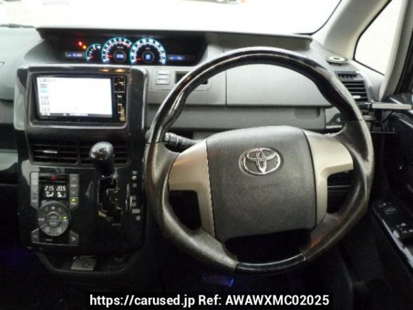 Used 2009 AT toyota noah ZRR70G Image[17]