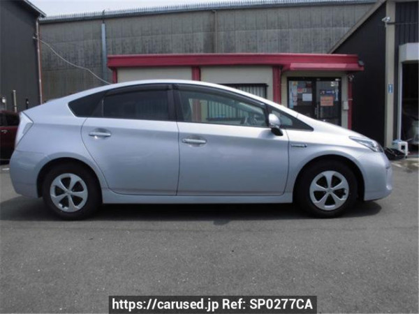 Used 2014 AT toyota prius ZVW30 Image[1]