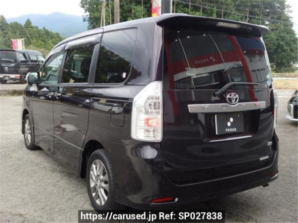 Used 2011 AT toyota voxy ZRR70W Image[1]
