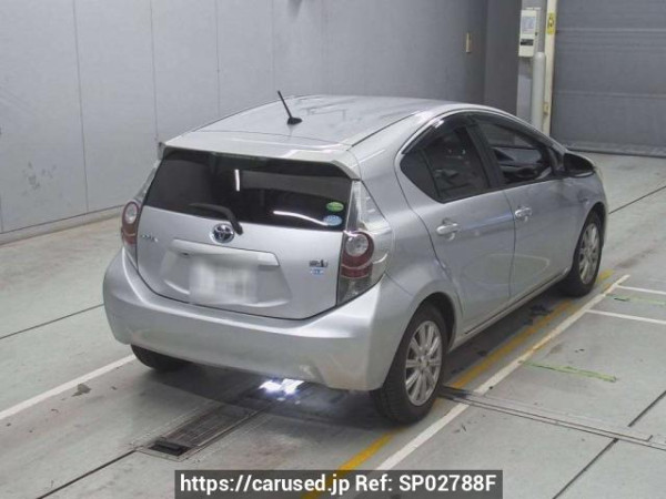 Used 2013 AT toyota aqua NHP10 Image[1]