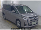 Toyota Noah ZWR90W