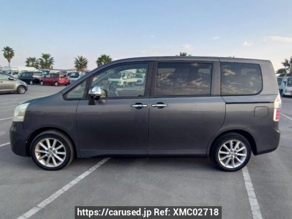 Used 2010 AT toyota noah ZRR70G Image[3]