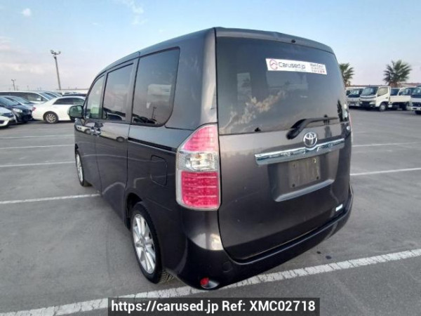 Used 2010 AT toyota noah ZRR70G Image[4]