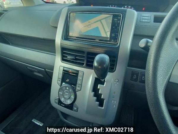 Used 2010 AT toyota noah ZRR70G Image[24]