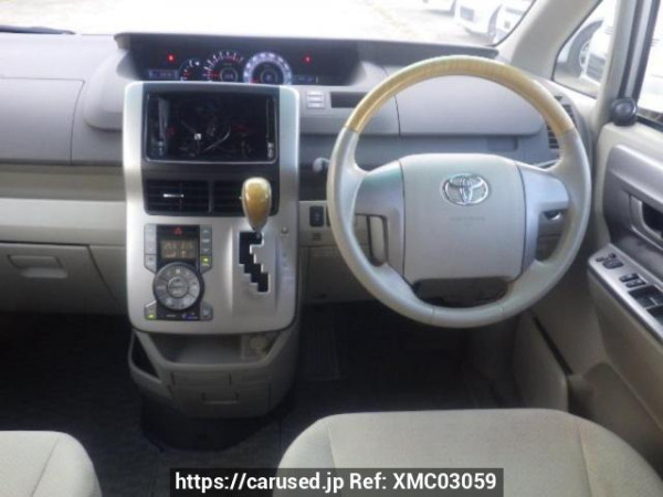 Used 2009 AT toyota noah ZRR70G Image[18]