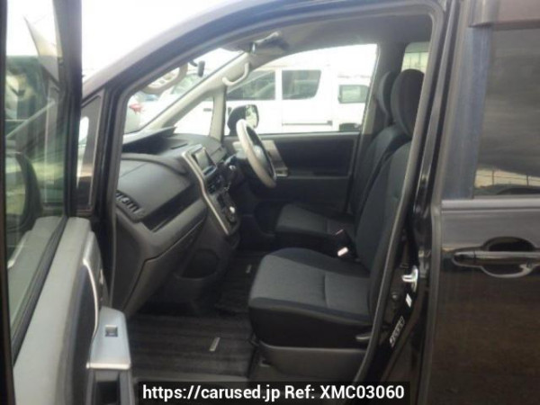 Used 2008 AT toyota noah ZRR70W Image[12]