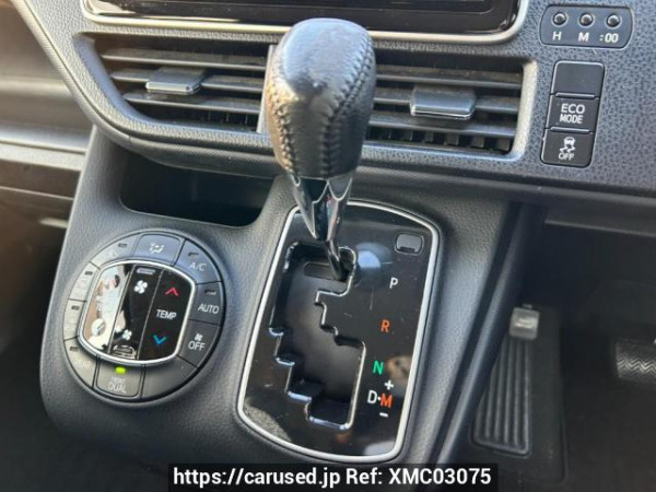 Used 2014 AT toyota noah ZRR80W Image[28]