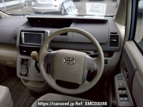 Used 2007 AT toyota noah ZRR70G Image[18]