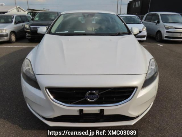 Used 2013 AT volvo v40 MB4164T Image[1]
