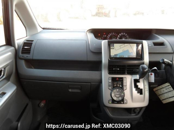 Used 2008 AT toyota voxy ZRR70W Image[19]