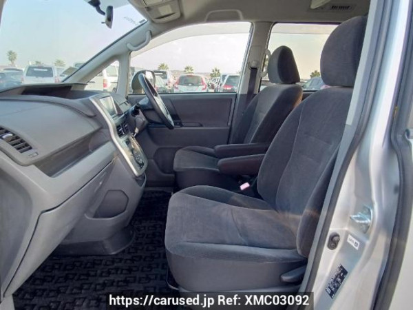 Used 2008 AT toyota noah ZRR70G Image[16]