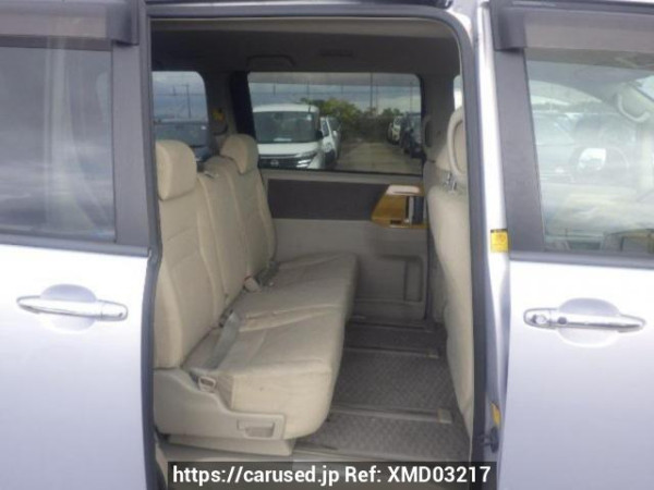 Used 2009 AT toyota noah ZRR70W Image[13]