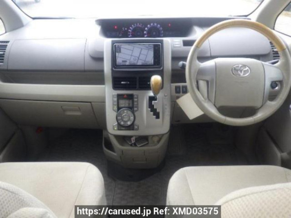 Used 2010 AT toyota noah ZRR70W Image[16]