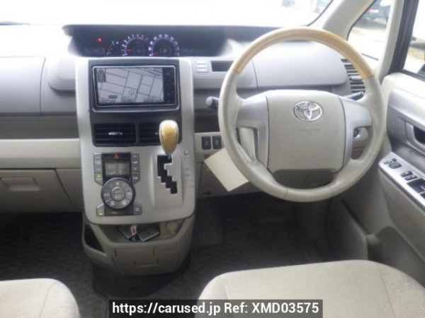 Used 2010 AT toyota noah ZRR70W Image[18]