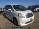 Toyota Noah ZRR70W