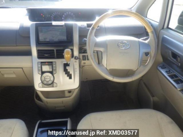 Used 2009 AT toyota noah ZRR70W Image[18]