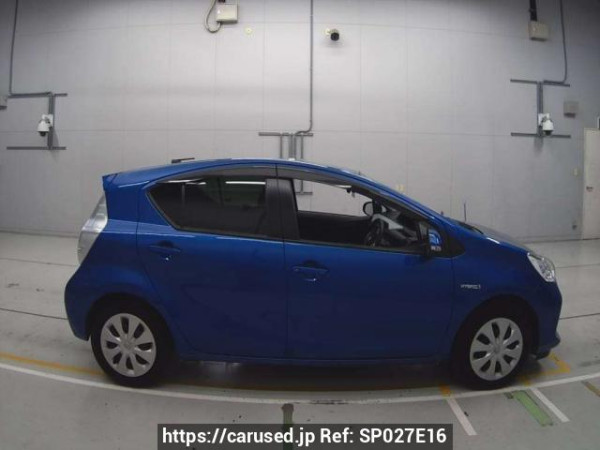 Used 2014 AT toyota aqua NHP10 Image[2]