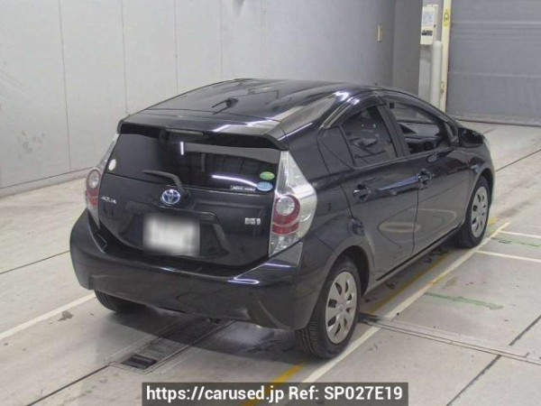 Used 2013 AT toyota aqua NHP10 Image[1]