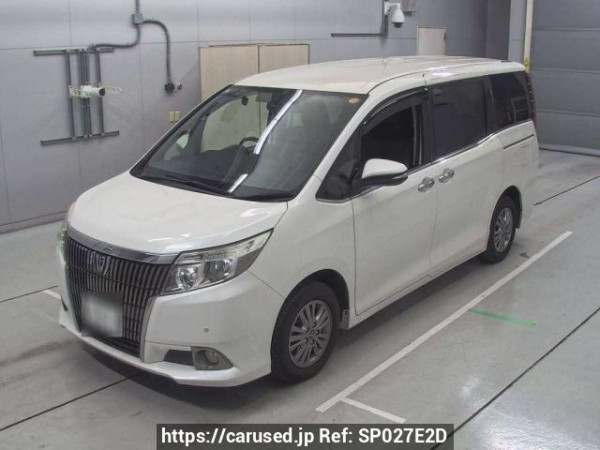 Used 2015 AT toyota esquire ZRR80G Image[0]