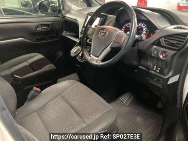 Used 2017 AT toyota voxy ZRR80G Image[2]