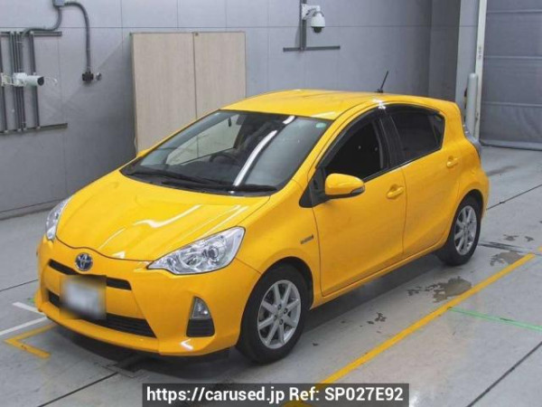 Used 2013 AT toyota aqua NHP10 Image[0]