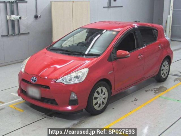 Used 2013 AT toyota aqua NHP10 Image[0]