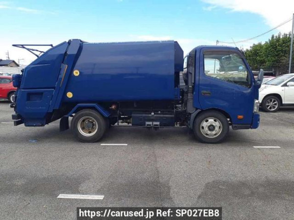 Used 2015 MT toyota dyna-truck XZU700 Image[2]