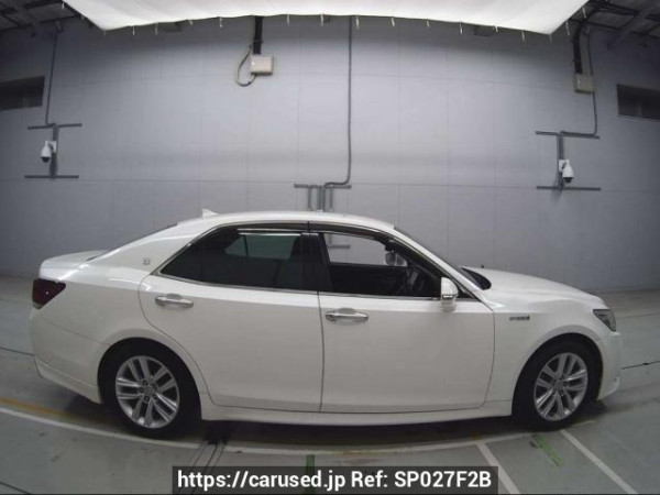 Used 2013 AT toyota crown-hybrid AWS210 Image[2]