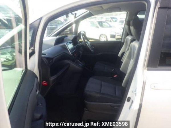 Used 2015 AT toyota noah ZRR80W Image[12]