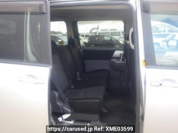 Used 2007 AT toyota voxy ZRR70W Image[13]