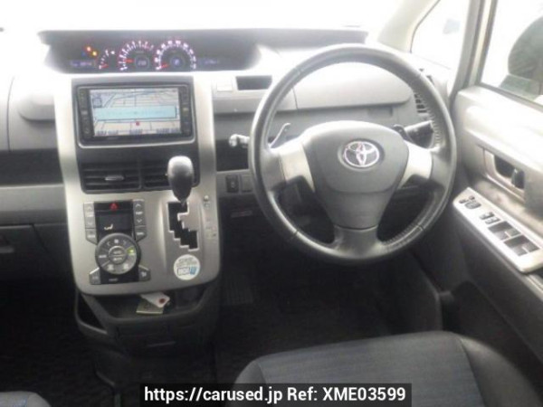Used 2007 AT toyota voxy ZRR70W Image[18]