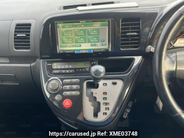 Used 2004 AT toyota wish ZNE10G Image[18]