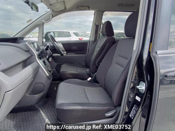 Used 2007 AT toyota noah ZRR75W Image[14]