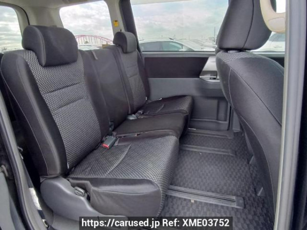 Used 2007 AT toyota noah ZRR75W Image[15]