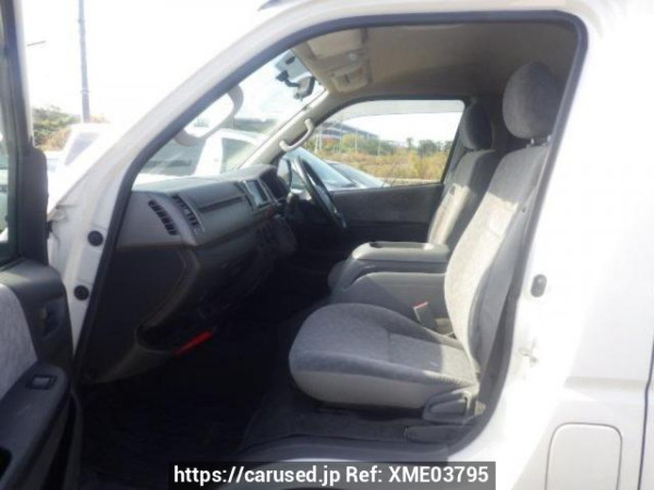 Used 2006 AT toyota regiusace-van KDH205V Image[13]