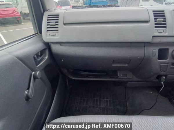 Used 2004 AT toyota hiace-van KDH205V Image[20]
